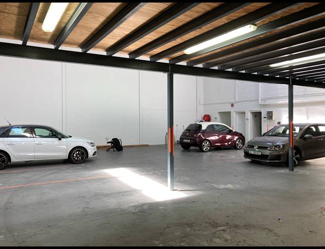 280M² WAREHOUSE RENTED IN WESTLAKE